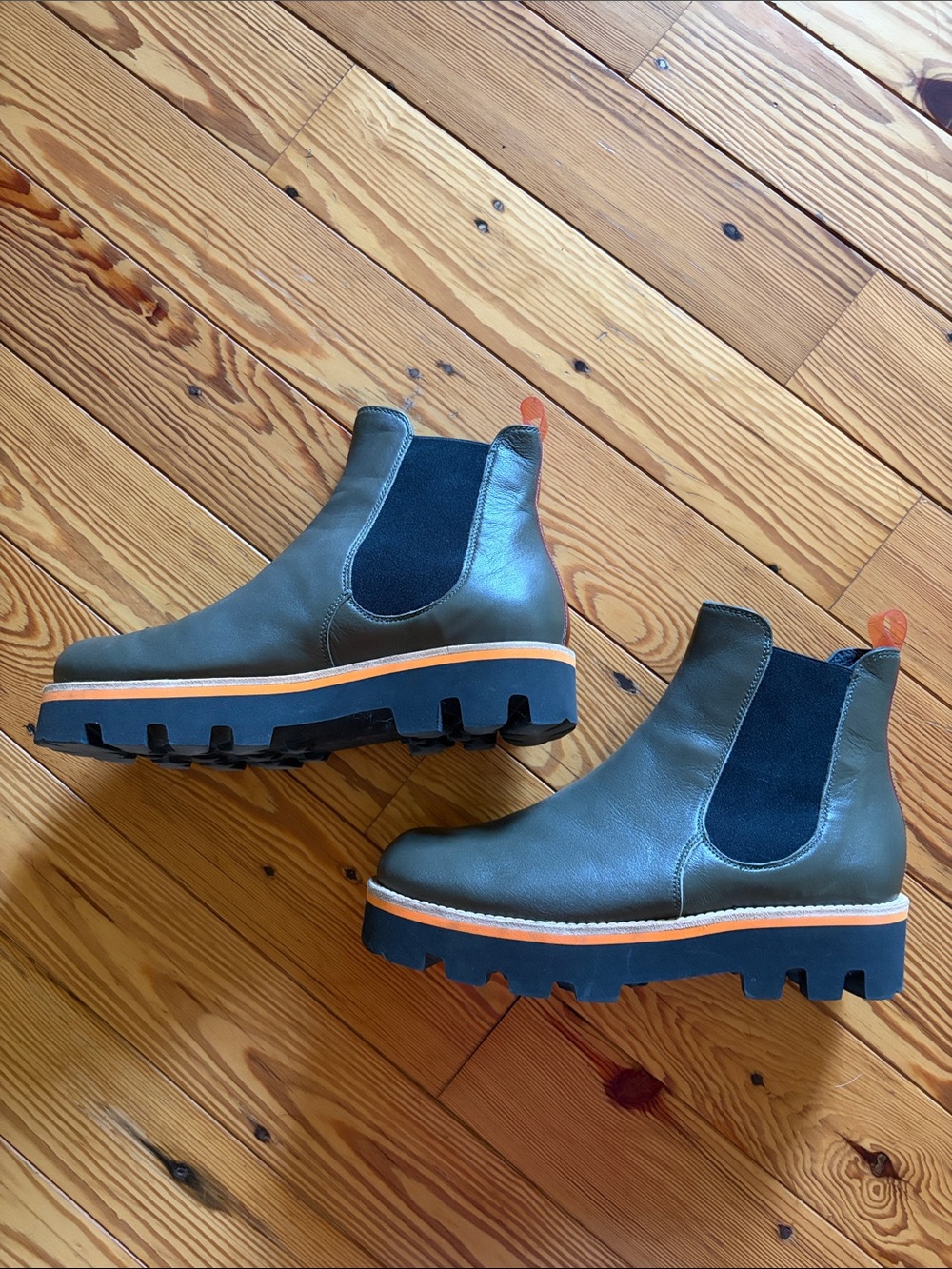 Montelliana | Green leather ankle boots - Picture 3 of 8